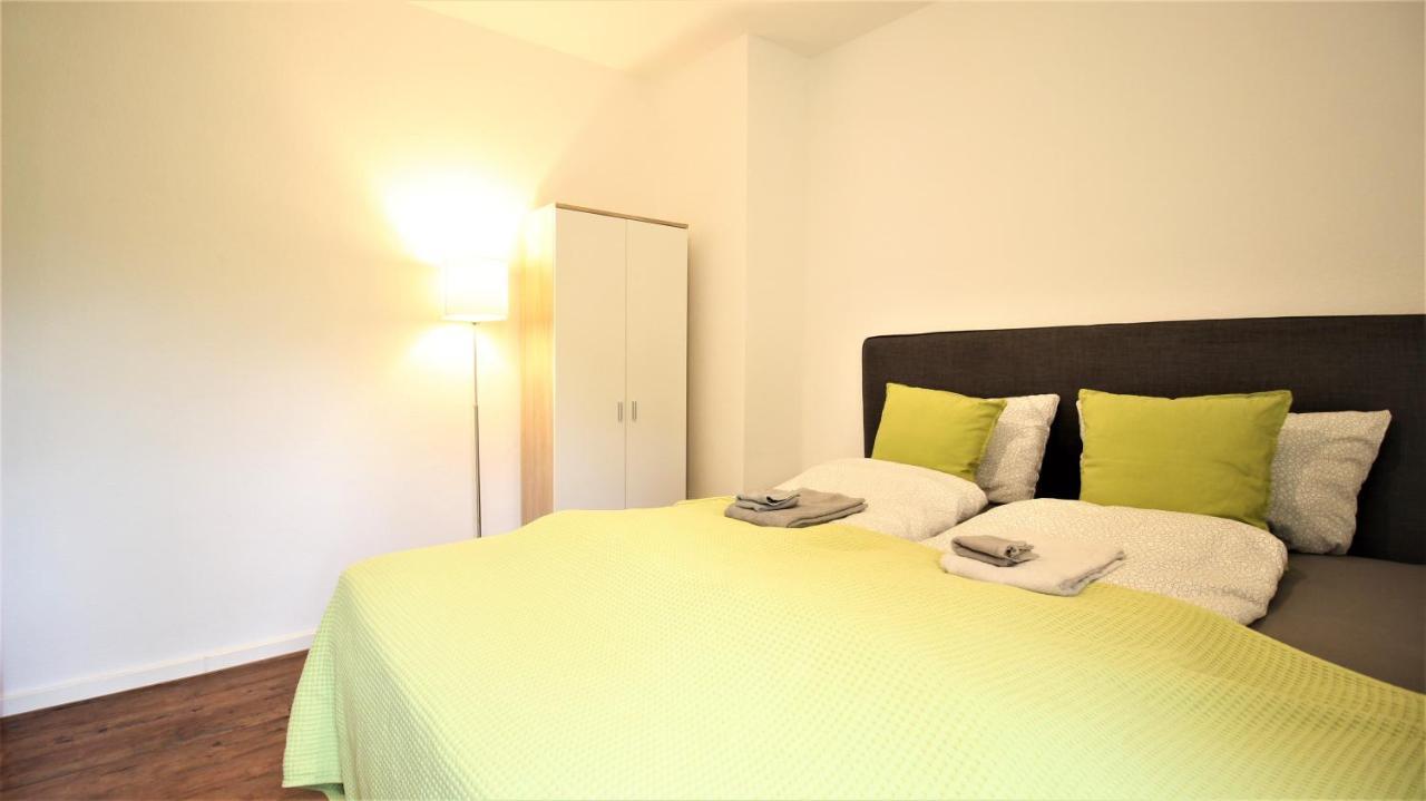 Zentral Wohnen - Inkl. Privatem Stellplatz Apartment Wurzburg Bagian luar foto
