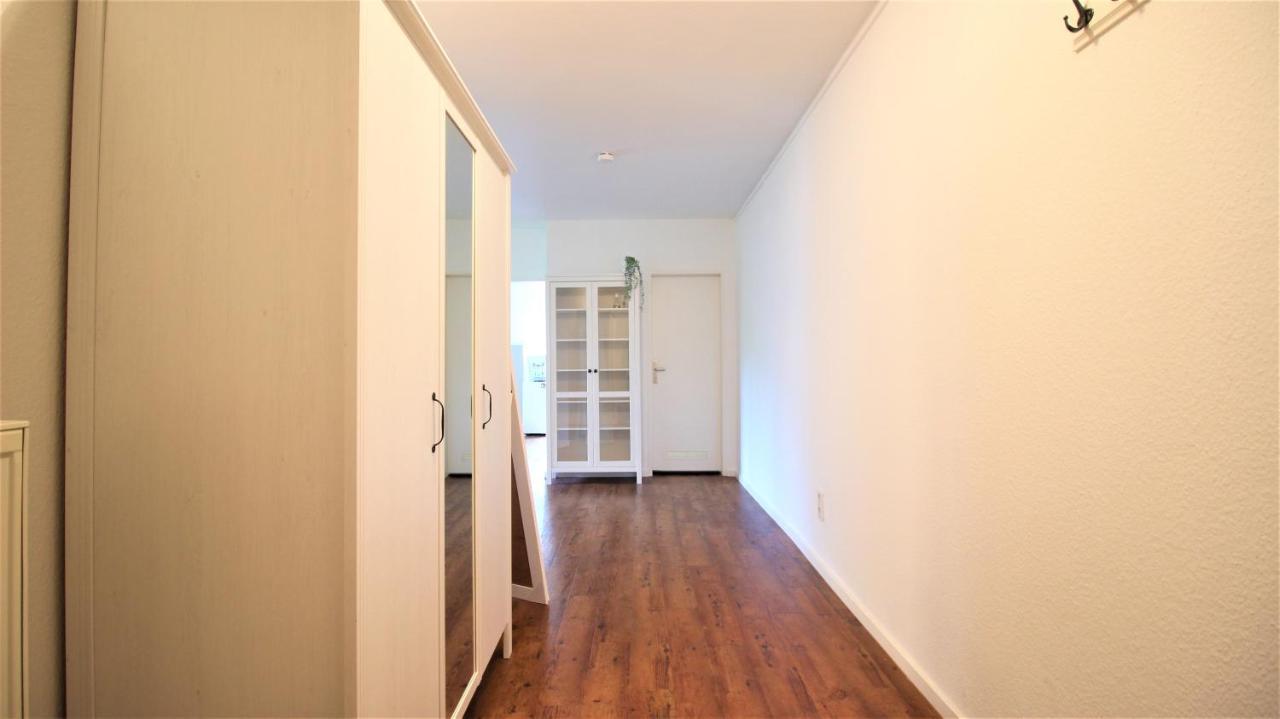 Zentral Wohnen - Inkl. Privatem Stellplatz Apartment Wurzburg Bagian luar foto
