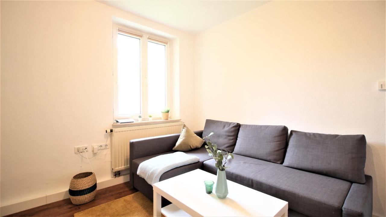 Zentral Wohnen - Inkl. Privatem Stellplatz Apartment Wurzburg Bagian luar foto
